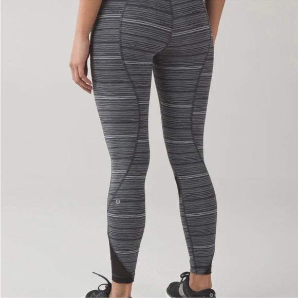 Lululemon Inspire Tight II mesh - Picture 3 of 8